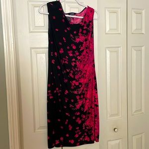 Chaps Brand Women’s XL black and pink dress, great for Valentines Day.